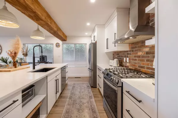 White Rock, BC V4B 1P6,15170 Beachview AVE