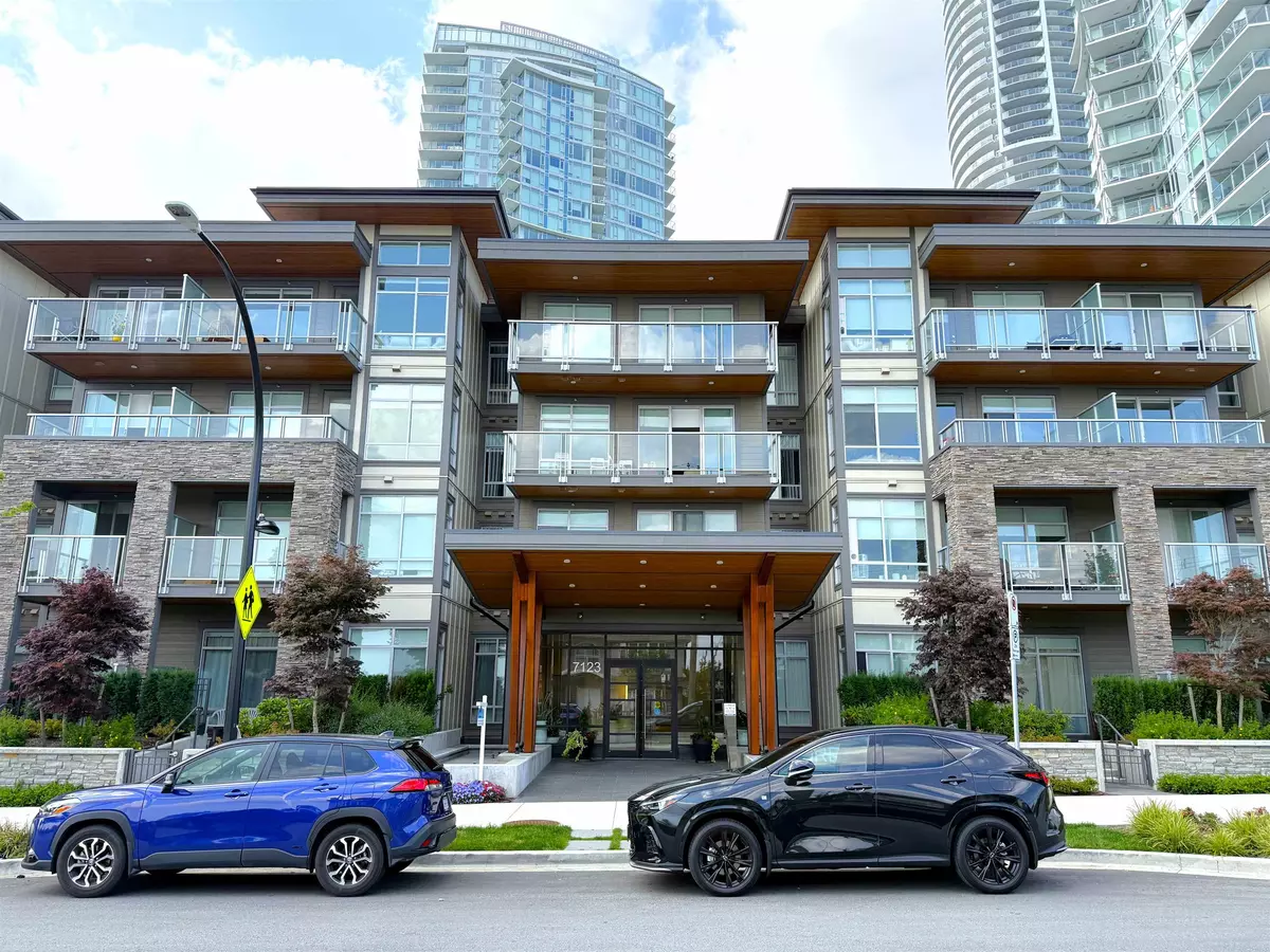 Burnaby, BC V3N 0J6,7123 11th AVE #202