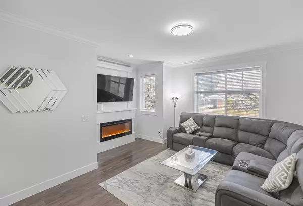 33860 Marshall RD #6, Abbotsford, BC V2S 0E8