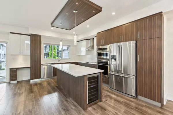 Surrey, BC V3S 5J7,15177 60 AVE #7