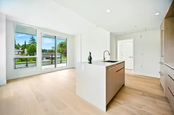 5212 Cambie ST #315 Vancouver, BC V5Z 2Z7