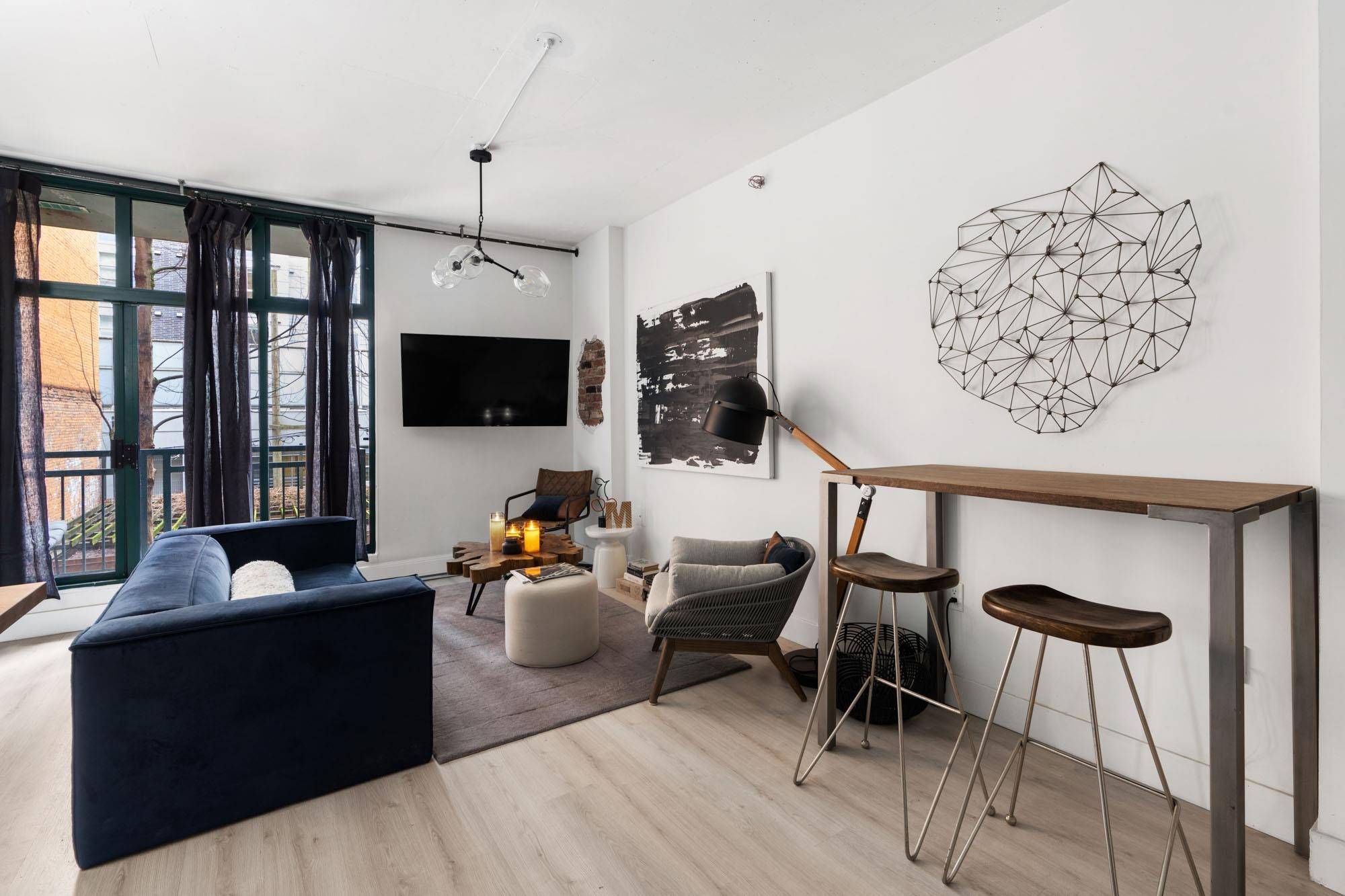 22 E Cordova ST #212 Vancouver, BC V6A 4G8