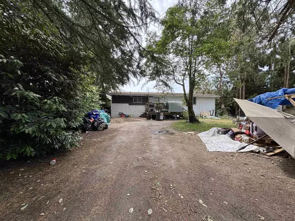 Sechelt, BC V7Z 0M5,6369 Norwest Bay RD