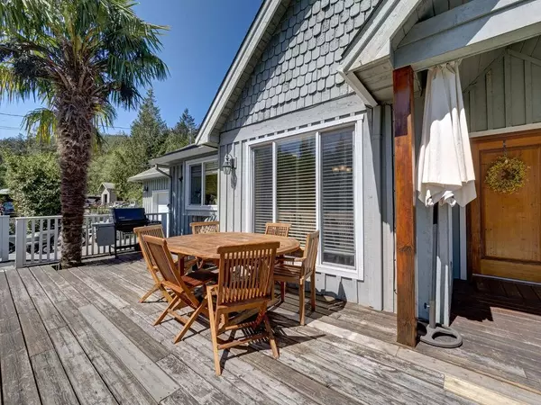 Pender Harbour, BC V0N 1S1,4717 Sinclair Bay RD