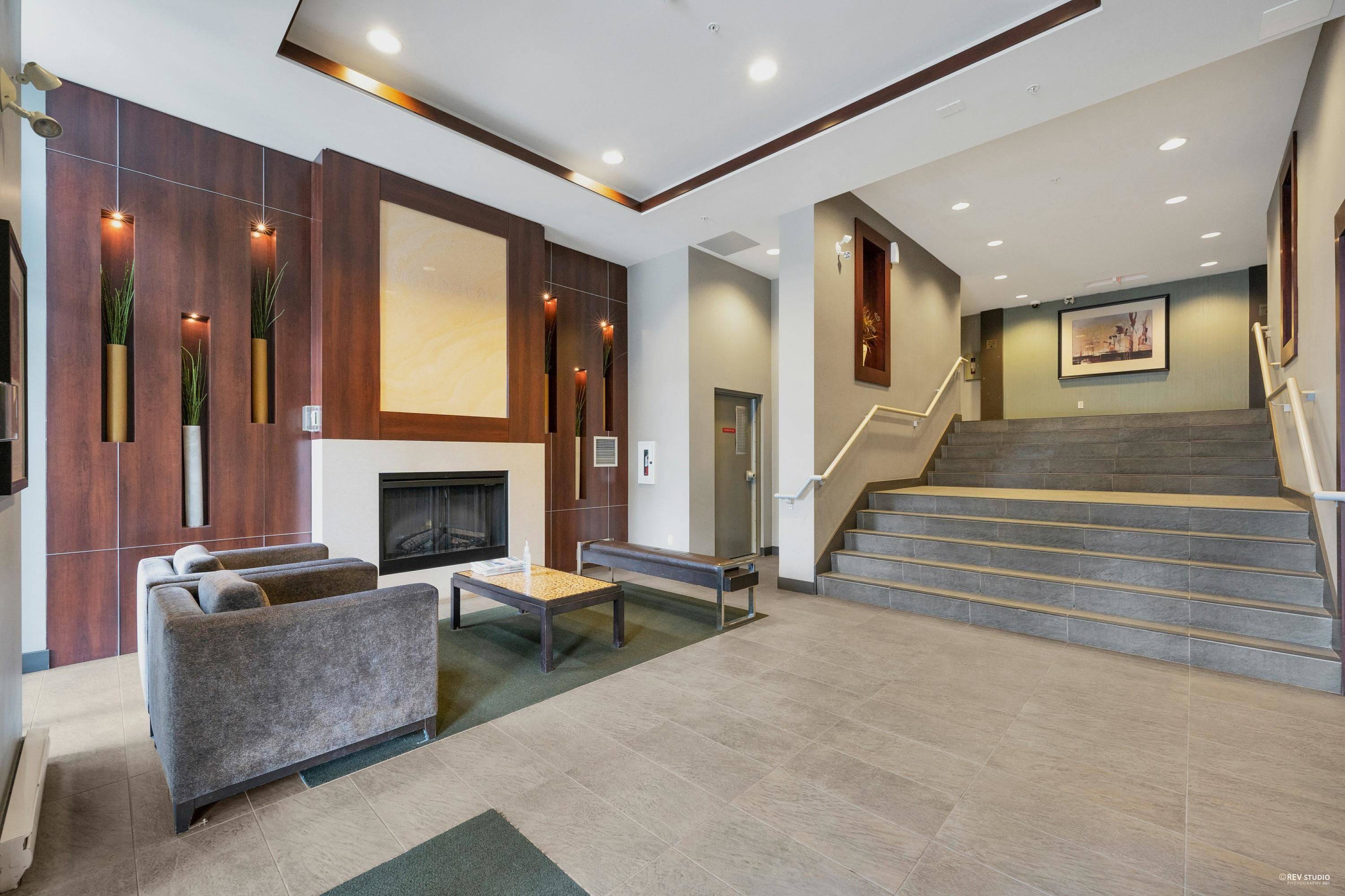 Richmond, BC V6Y 0A9,9373 Hemlock DR #209