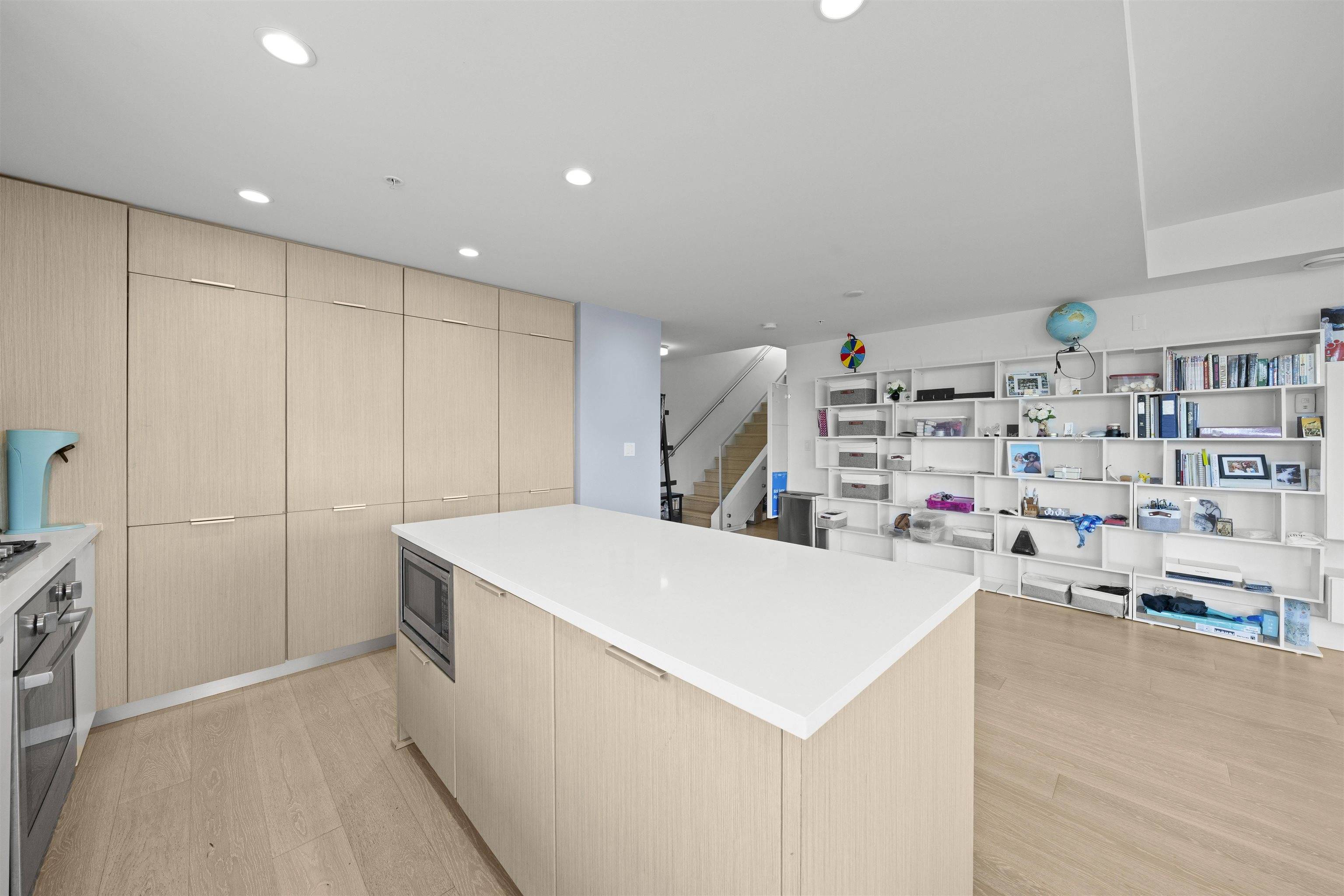 5085 Main ST #602 Vancouver, BC V5W 2R2