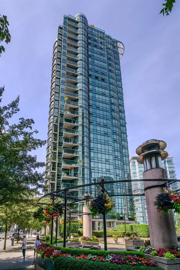 Vancouver, BC V6G 3E3,588 Broughton ST #302