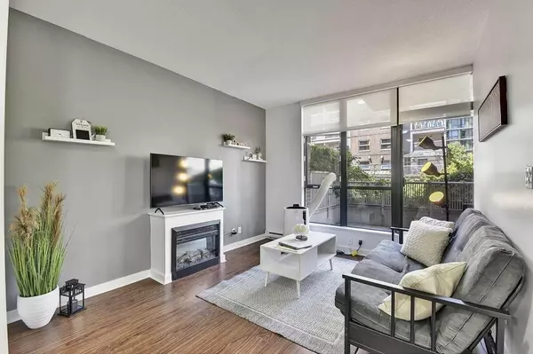 Vancouver, BC V6Z 1M5,1249 Granville ST #204