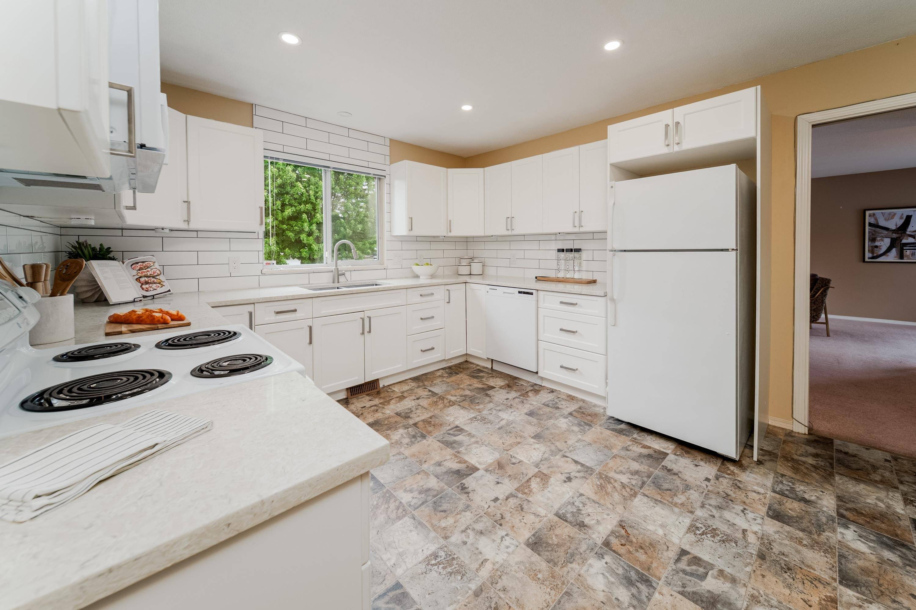 Maple Ridge, BC V2X 7G6,21282 Campbell AVE