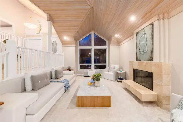 West Vancouver, BC V7W 3A8,5433 Monte Bre PL