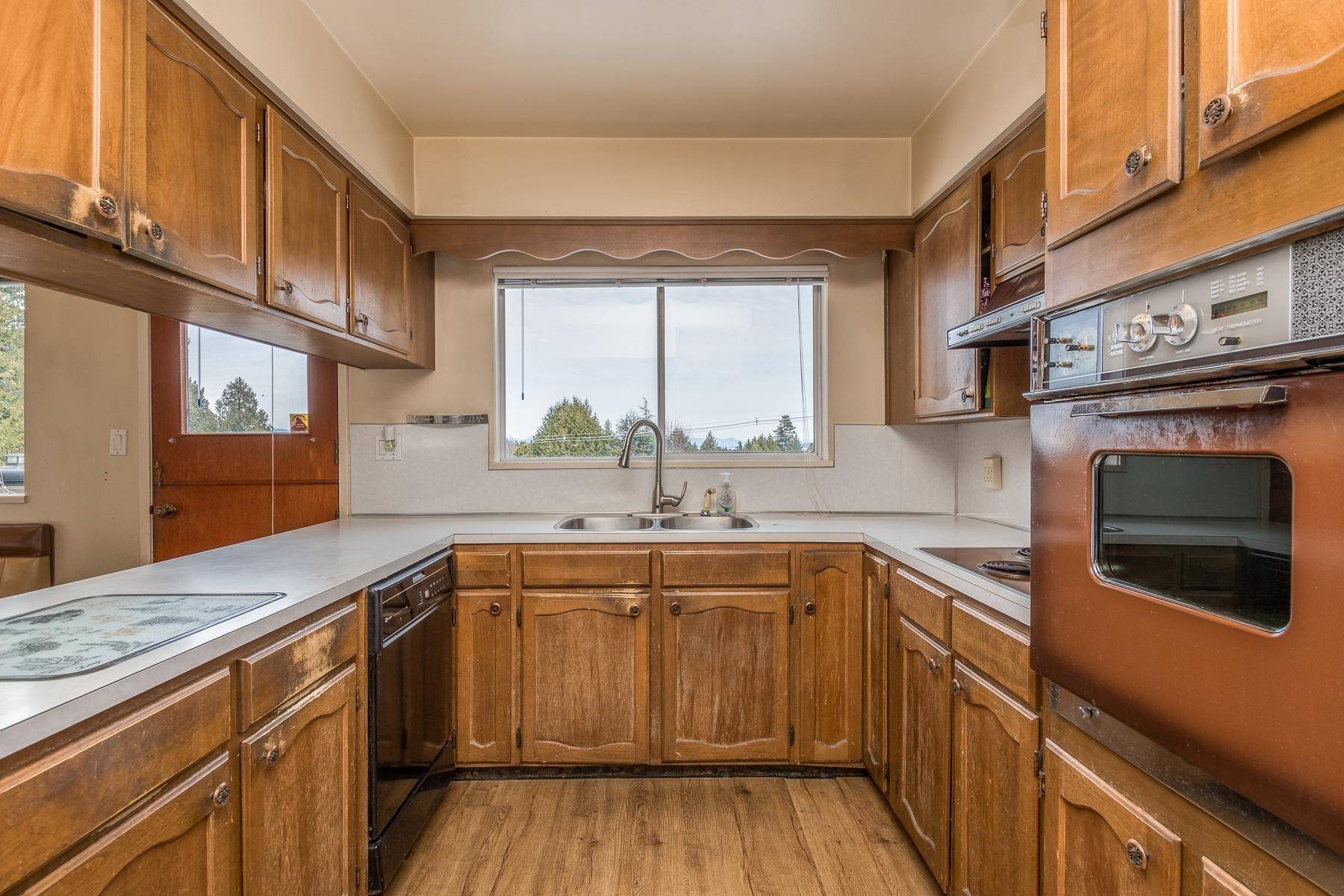 1076 Walalee DR Delta, BC V4M 2L8
