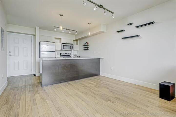 7445 120 ST #403 Delta, BC V4C 0B3