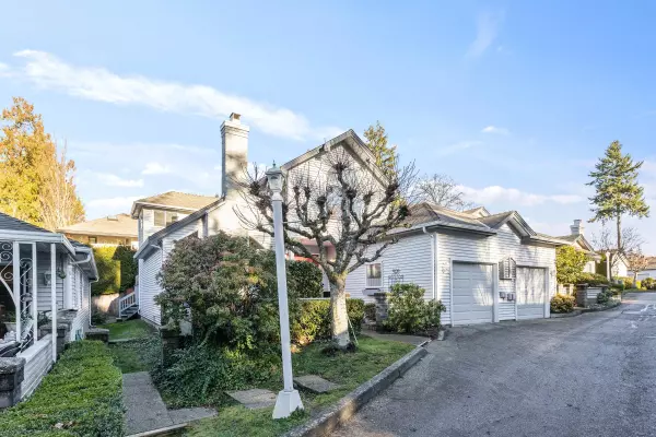1744 128 ST #102, Surrey, BC V4A 3V4