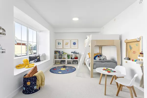 Tsawwassen, BC V4L 0B7,6366 Dairy AVE #2