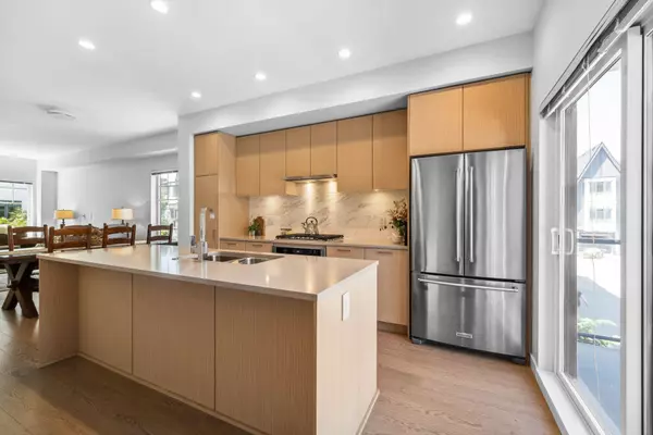 Pitt Meadows, BC V3Y 0J6,19451 Sutton AVE #165