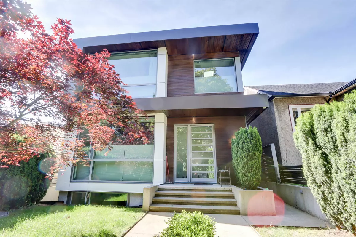 Vancouver, BC V6R 3A8,4368 W 15th AVE