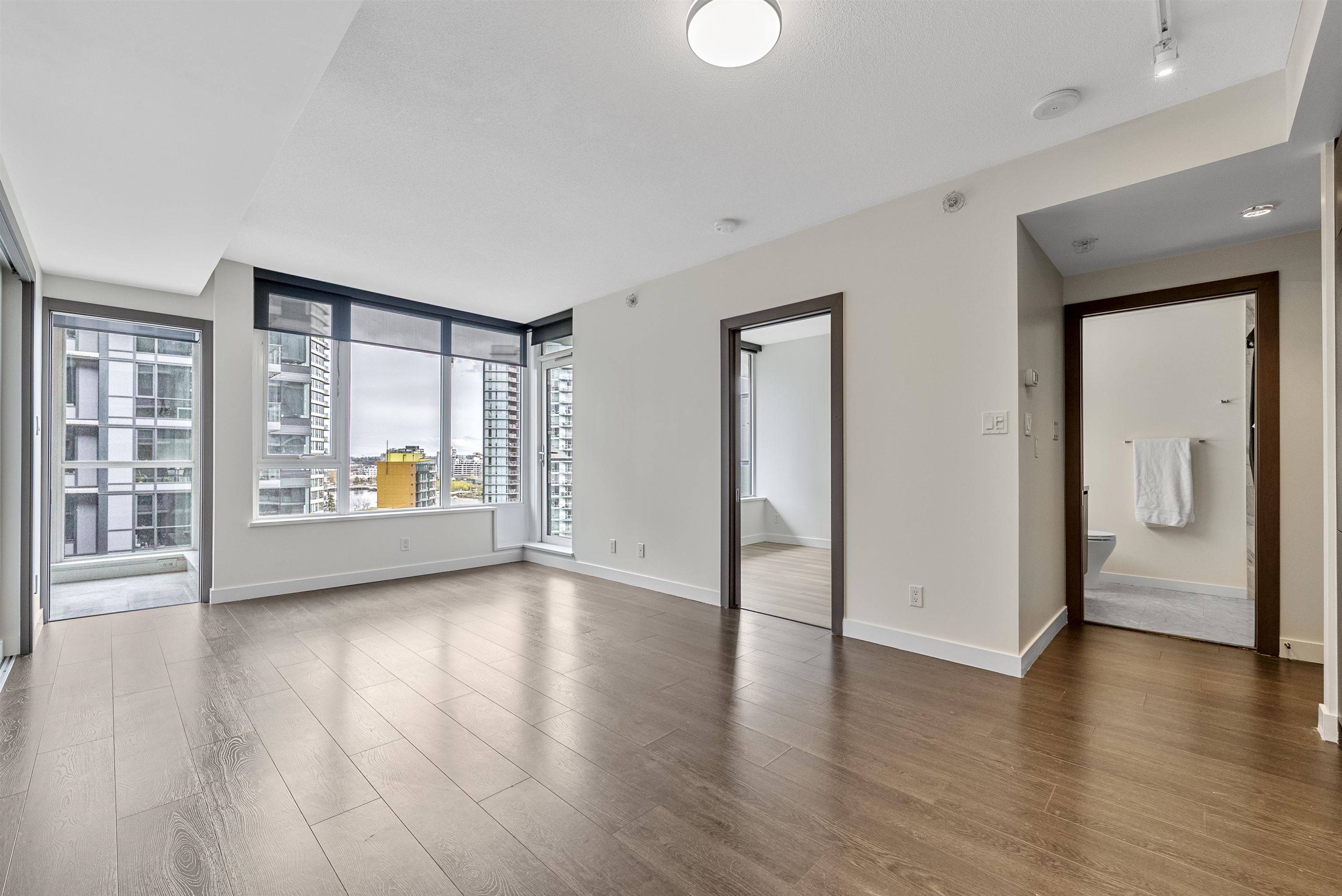 68 Smithe ST #1206 Vancouver, BC V6B 0P4
