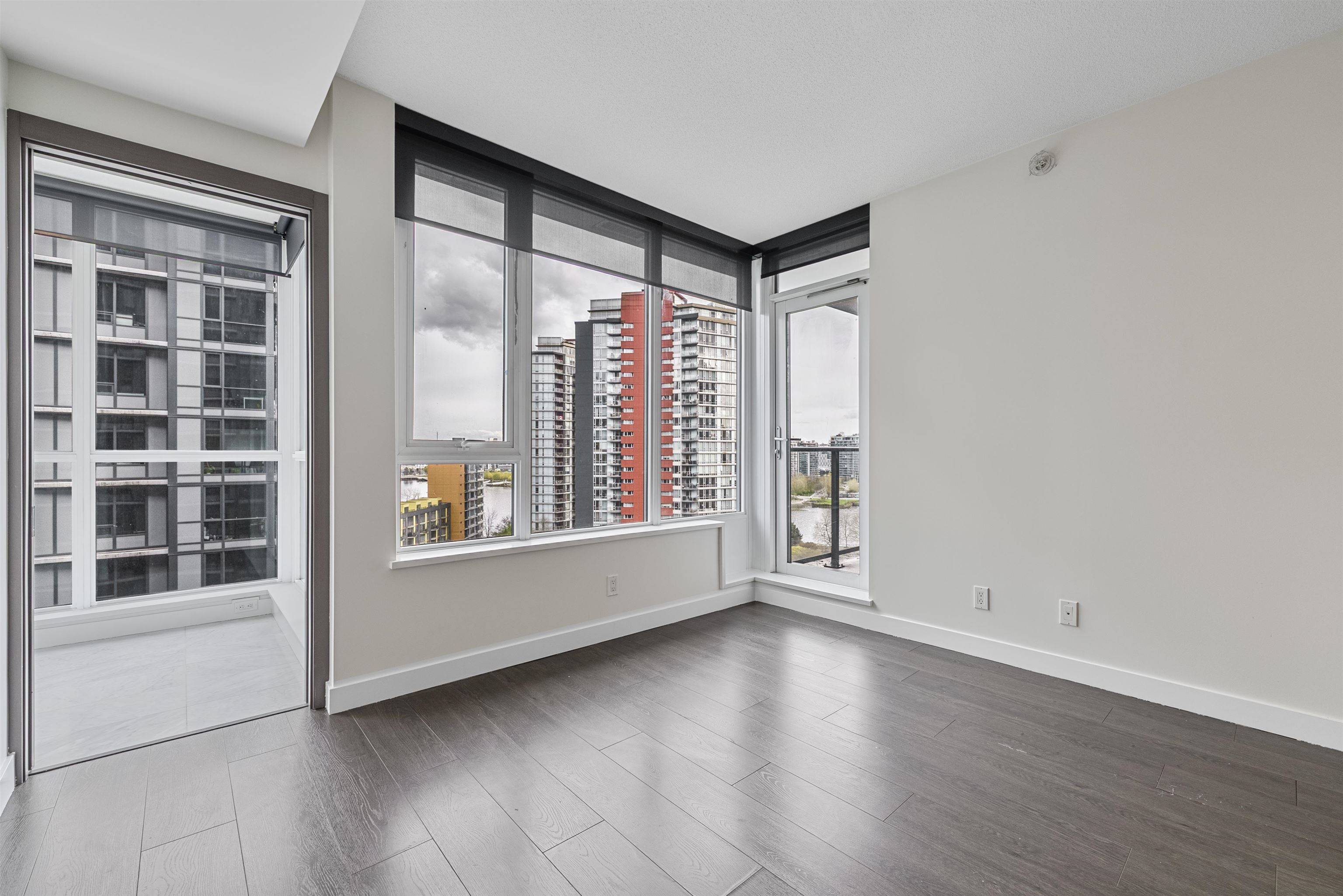68 Smithe ST #1206 Vancouver, BC V6B 0P4
