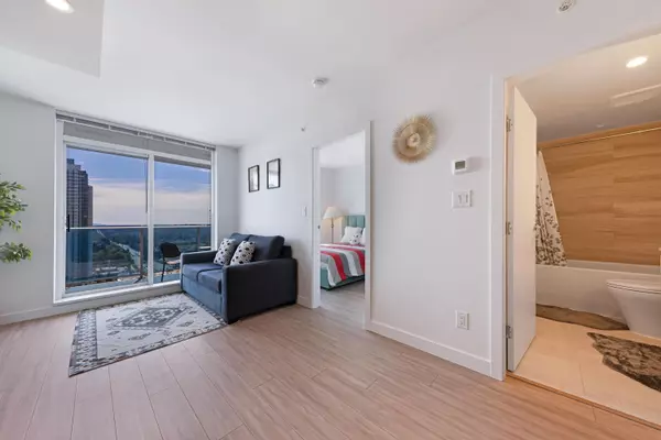 Surrey, BC V3T 0P7,13615 Fraser HWY #2112