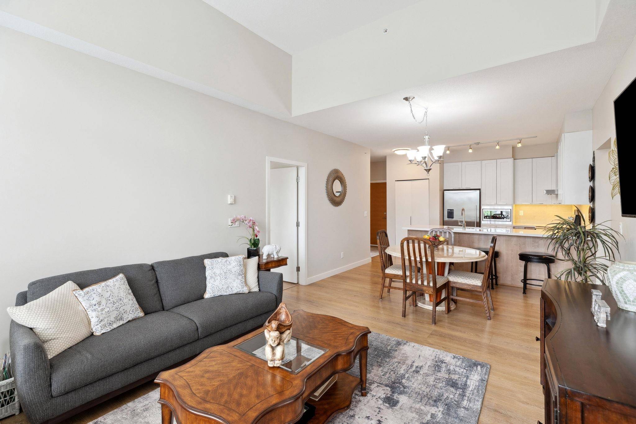 Coquitlam, BC V3J 0E5,611 Regan AVE #404