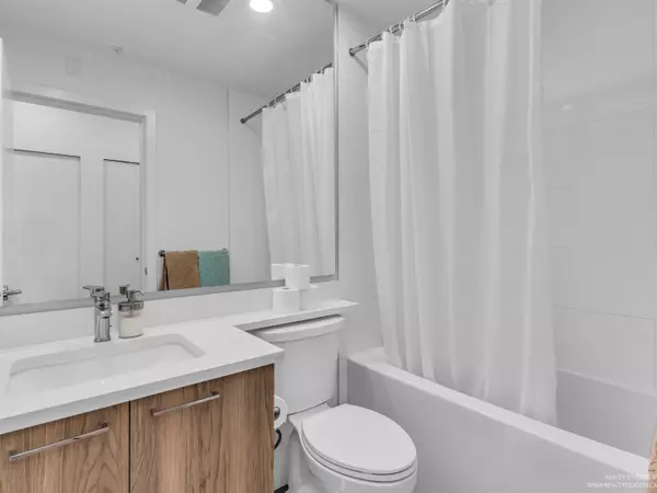 Burnaby, BC V3N 0H9,7599 15 ST #307