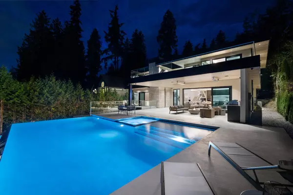 West Vancouver, BC V7V 2L8,449 Hillcrest ST