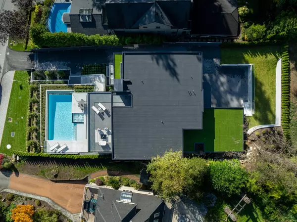 West Vancouver, BC V7V 2L8,449 Hillcrest ST