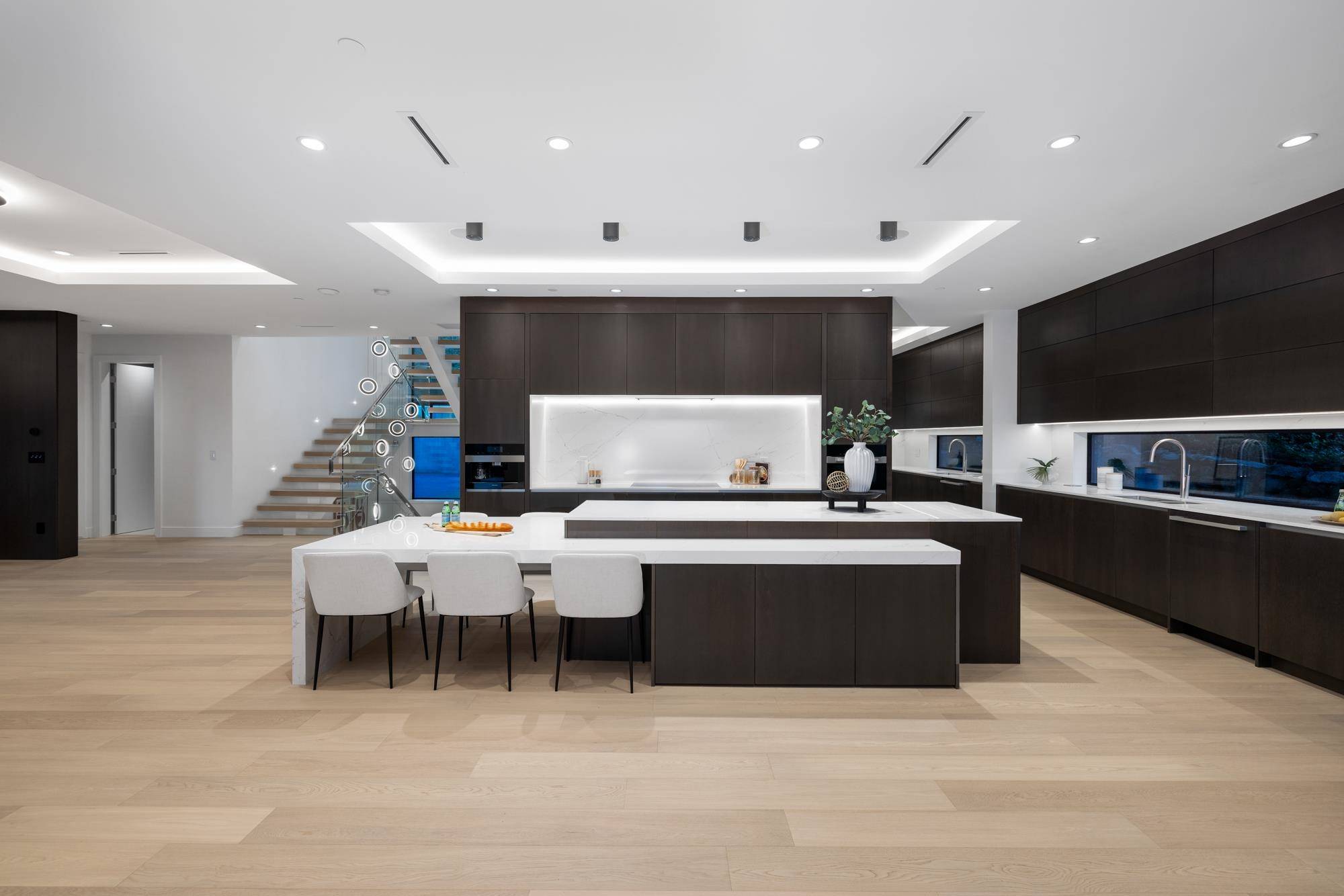 West Vancouver, BC V7V 2L8,449 Hillcrest ST