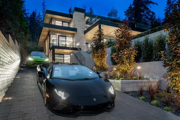 West Vancouver, BC V7V 2L8,449 Hillcrest ST