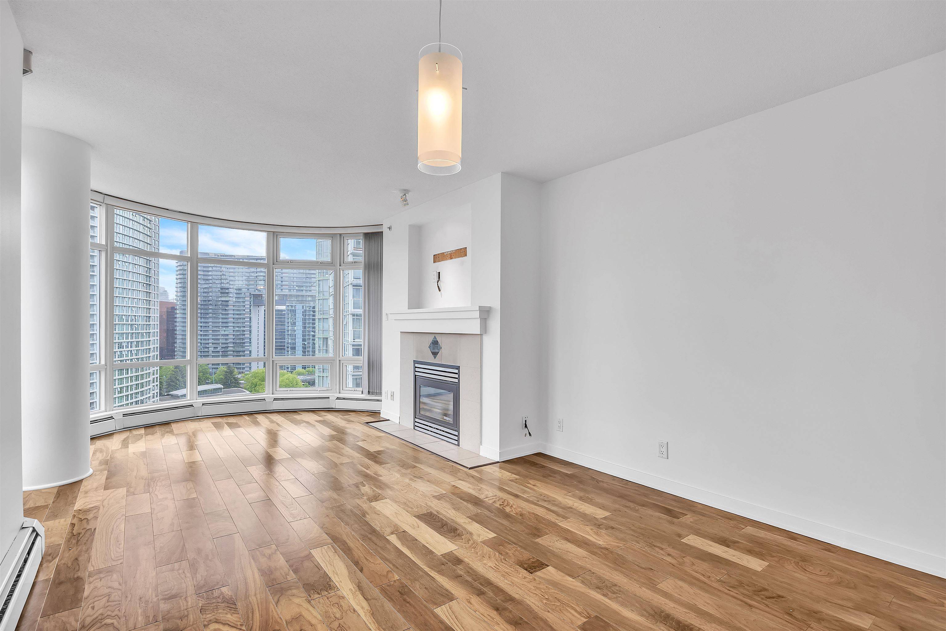 Vancouver, BC V6Z 2Y4,198 Aquarius Mews #1702