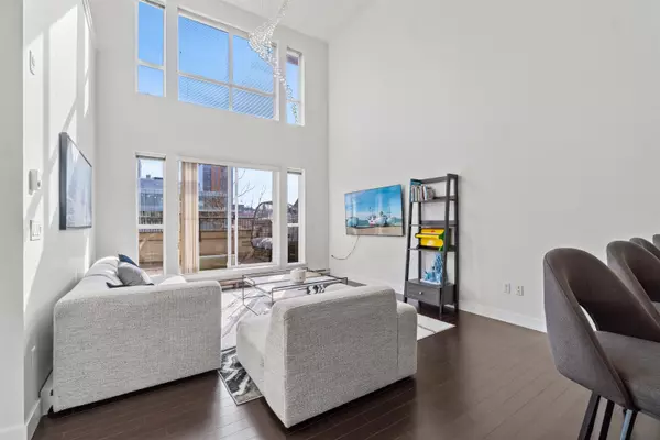 Surrey, BC V3T 0C7,9655 King George BLVD #328