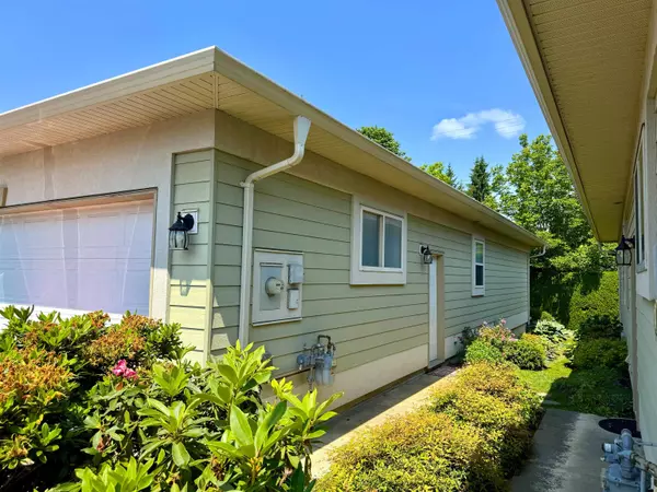 Abbotsford, BC V2S 8P2,34159 Fraser ST #14