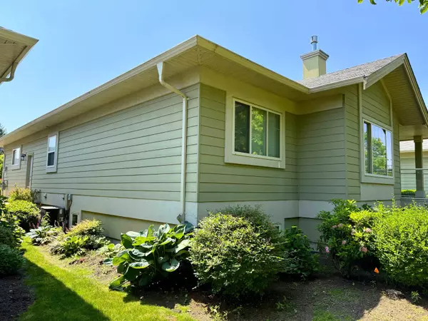 Abbotsford, BC V2S 8P2,34159 Fraser ST #14