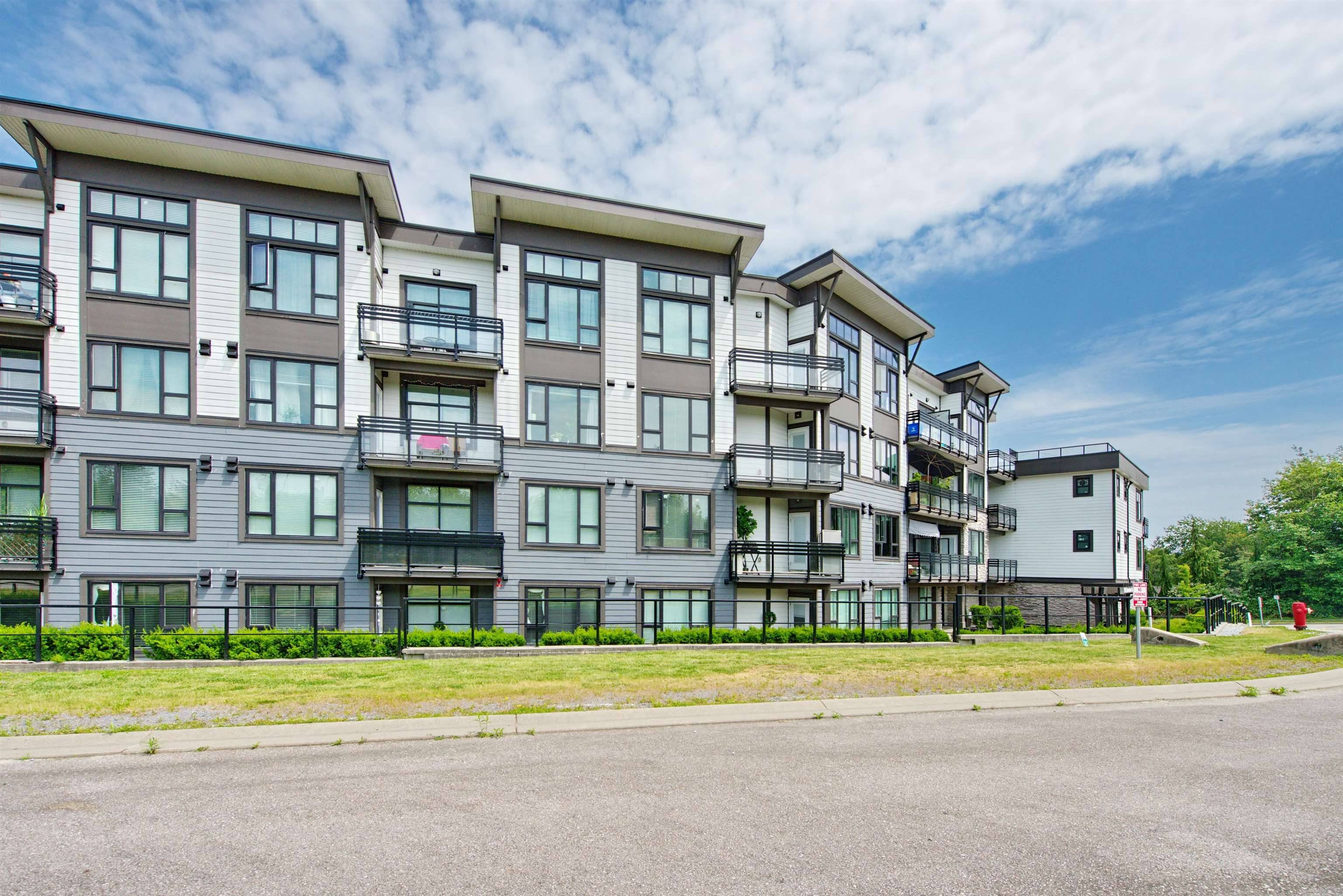 9983 E Barnston DR #309, Surrey, BC V4N 6T3