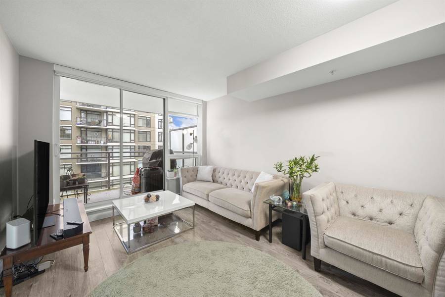 6188 No. 3 RD #813, Richmond, BC V6Y 0J3