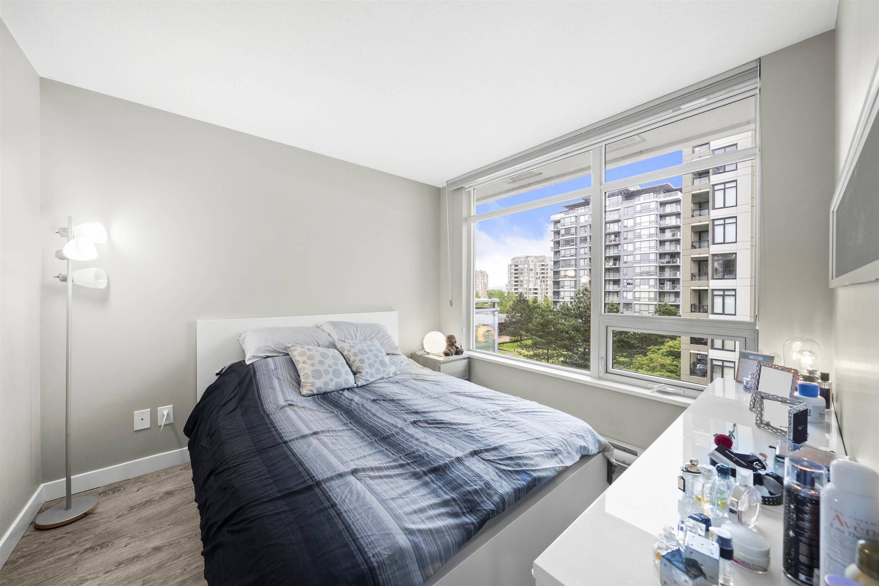 6188 No. 3 RD #813 Richmond, BC V6Y 0J3