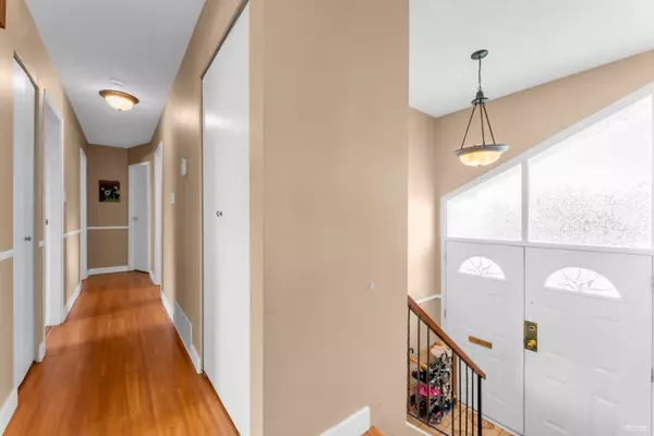 Delta, BC V4C 6A1,8475 Hall PL