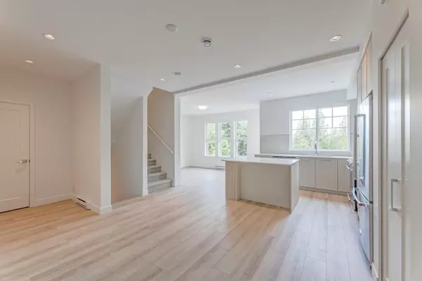 Coquitlam, BC V3E 0V9,3421 Queenston AVE #104
