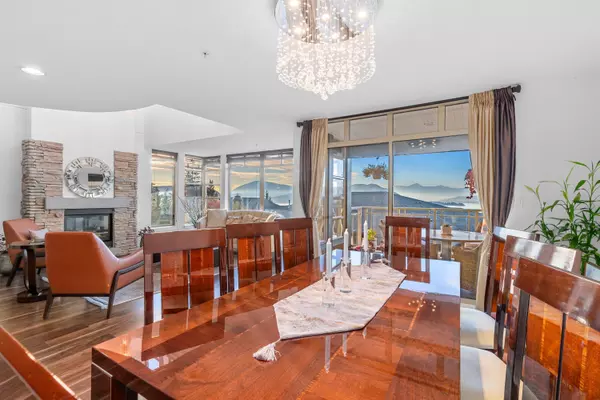 West Vancouver, BC V7W 3J7,8534 Seascape CT