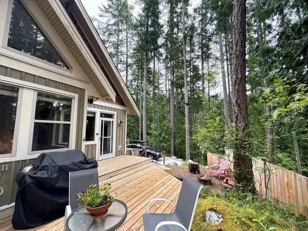 Garden Bay, BC V0N 1S1,13563 Lee RD