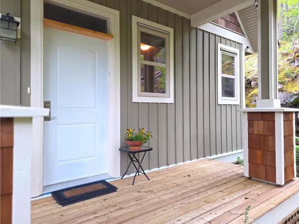Garden Bay, BC V0N 1S1,13563 Lee RD