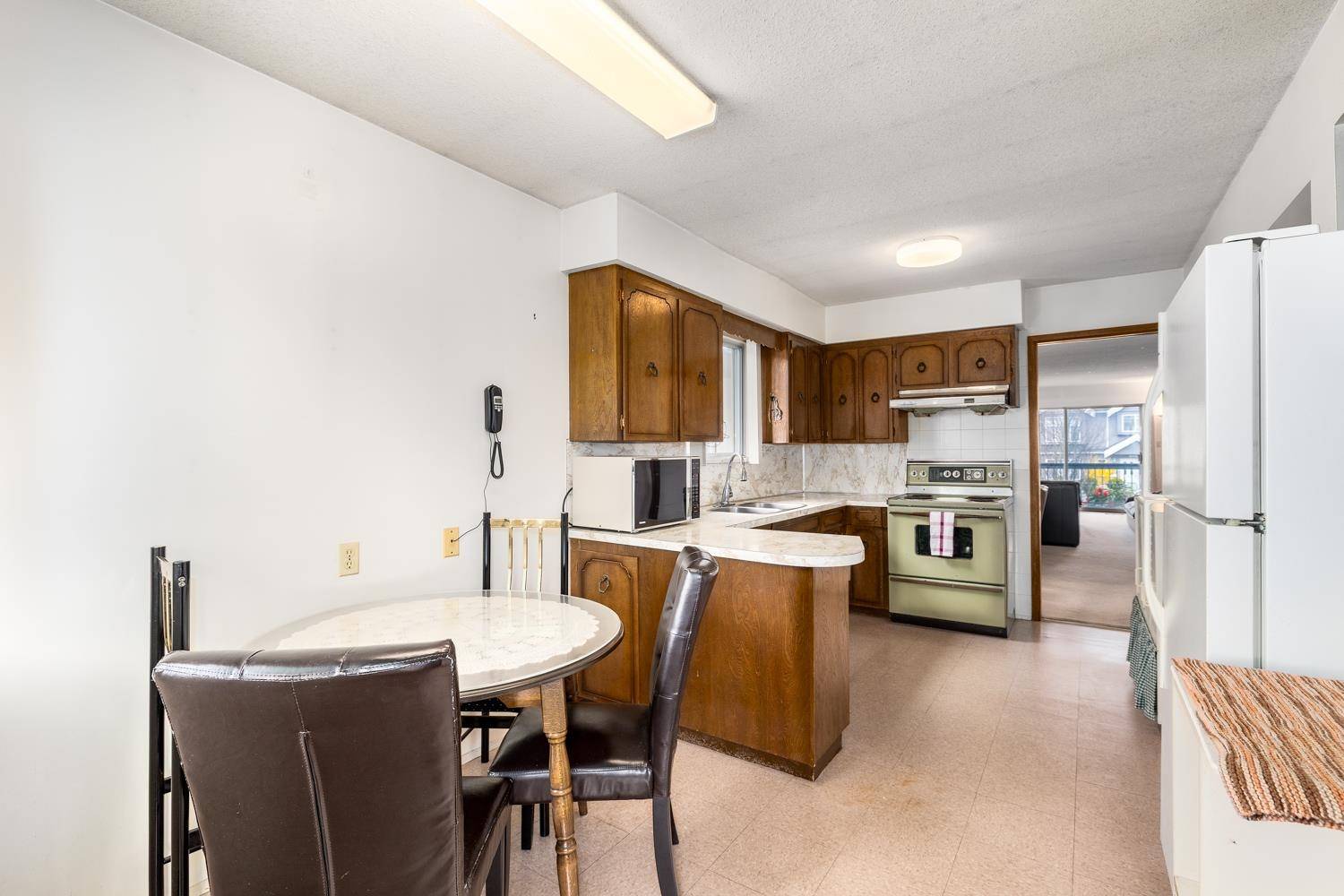 2270 E 54th AVE Vancouver, BC V5P 1Y7