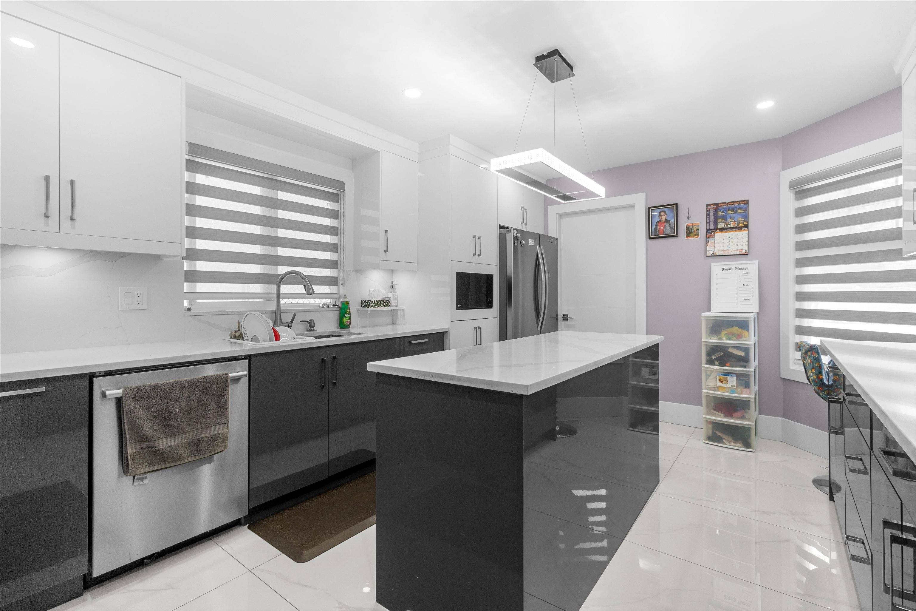 7068 129a ST, Surrey, BC V3W 2V7