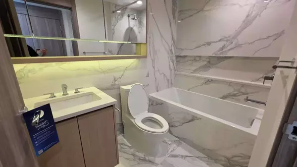 13778 100 AVE #1901 Surrey, BC V3T 0V2