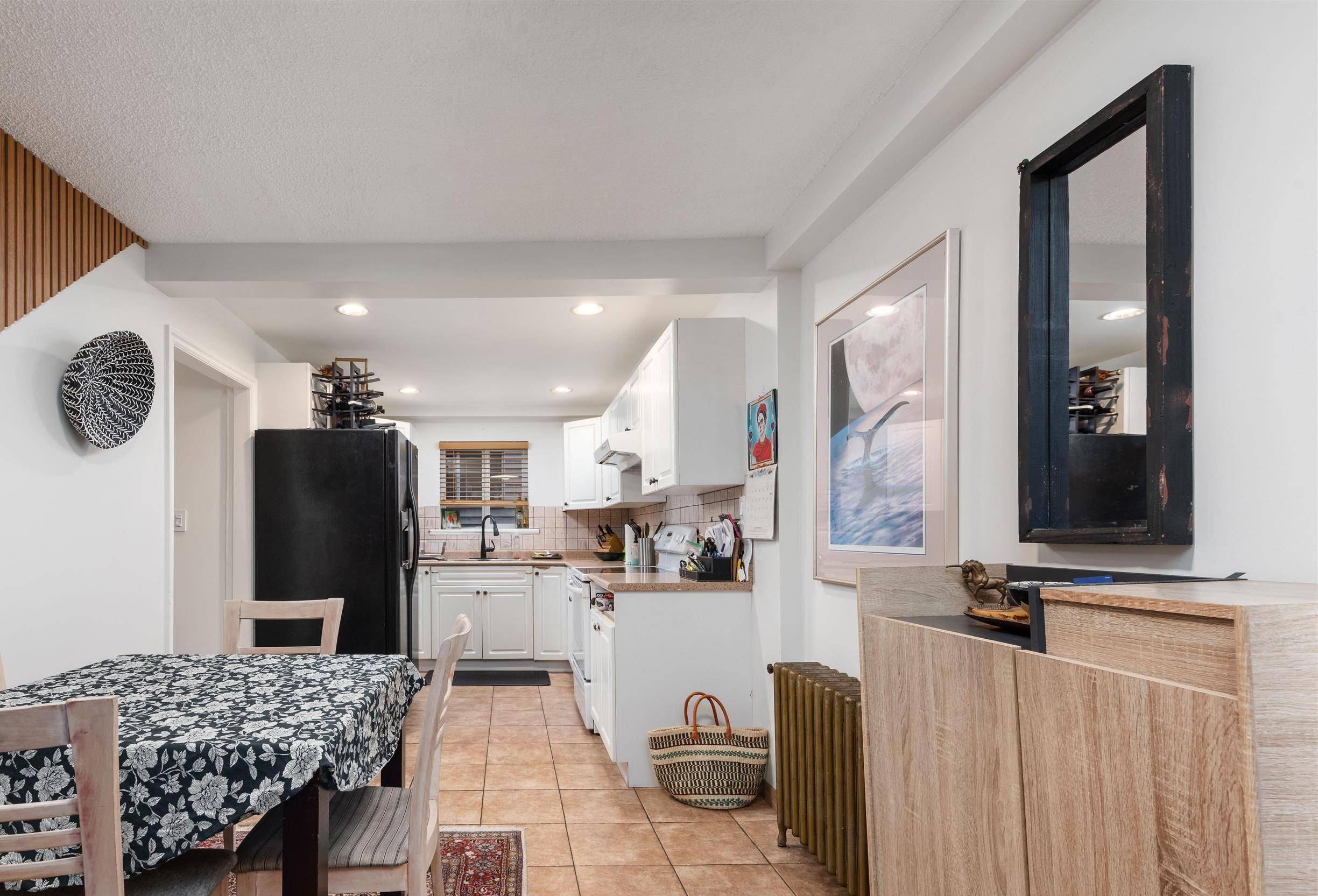 Vancouver, BC V5K 2J7,2590 E Georgia ST
