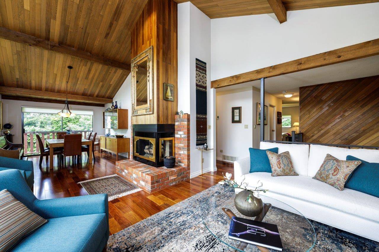 4588 Cliffmont RD North Vancouver, BC V7G 1J9