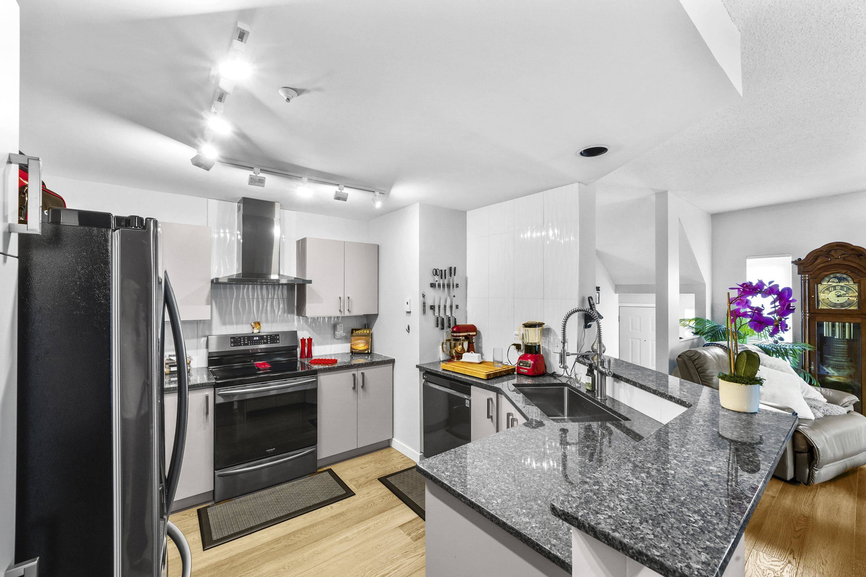 2422 Hawthorne AVE #66 Port Coquitlam, BC V3C 6K7