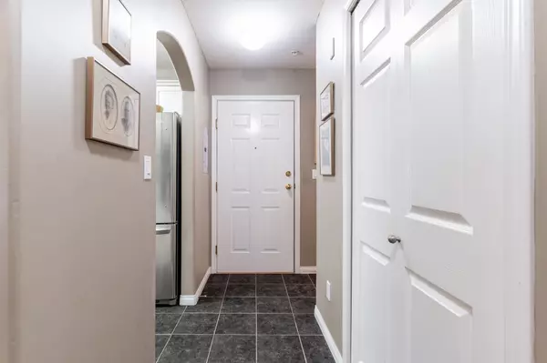 Port Coquitlam, BC V3B 4J1,3128 Flint ST #301