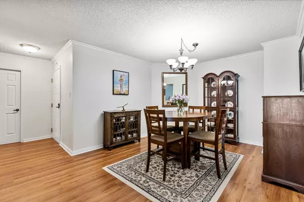White Rock, BC V4B 3V4,1458 Blackwood ST #204