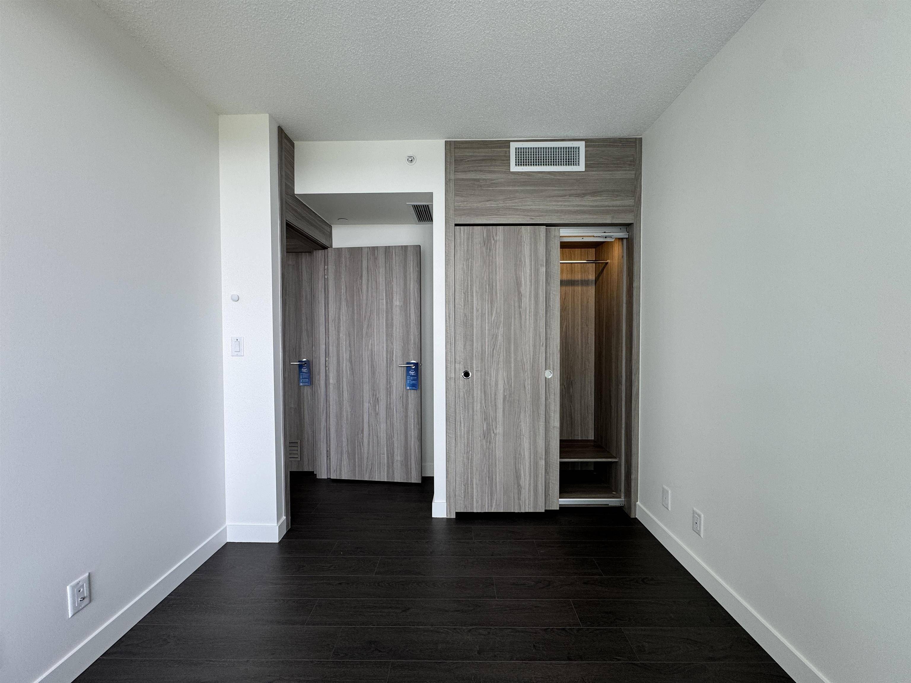 13778 100 AVE #2707 Surrey, BC V3T 0V3